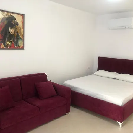 Mario, Hotel Shengjin