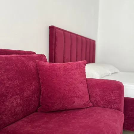 Hotel Mario, Shengjin
